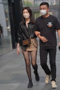 【精选街拍】Vol.2385 咖色短裙美腿黑丝 [78P-909MB]