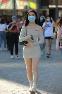 【精选街拍】Vol.2578 灰色紧身包臀裙美腿香肩 [37P-480MB]