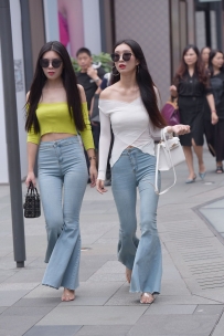 【精选街拍】Vol.2845 喇叭牛仔裤姐妹花 [66P-1.31GB]