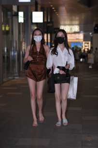 【精选街拍】Vol.2381 咖色热裤黑色皮裙 [106P-2.98GB]